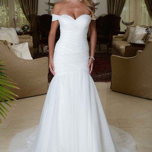 New White Wedding Dress, Small Size 6, Off-the-Shoulder, Mermaid, Corset Lace-up